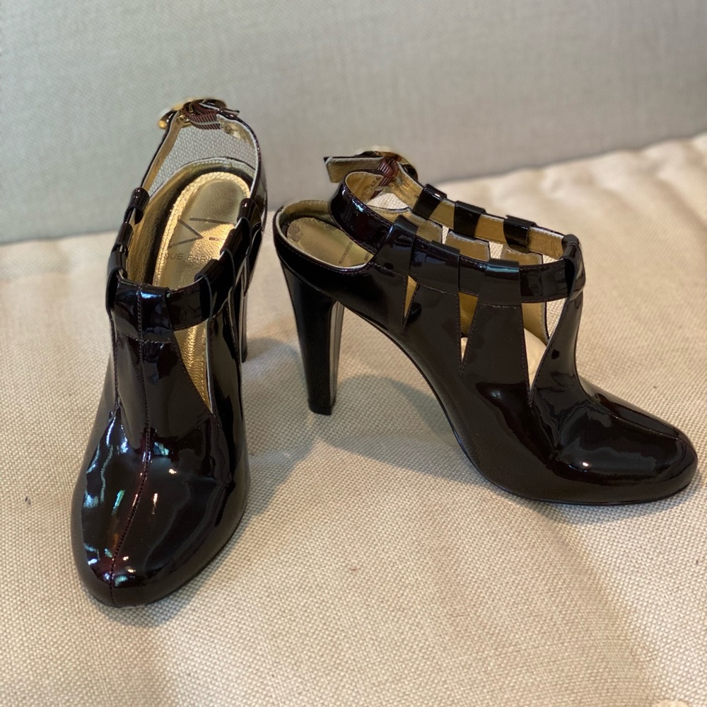 Due Farina Size 7.5 Marlo Booties in Bordeaux Patent Leather